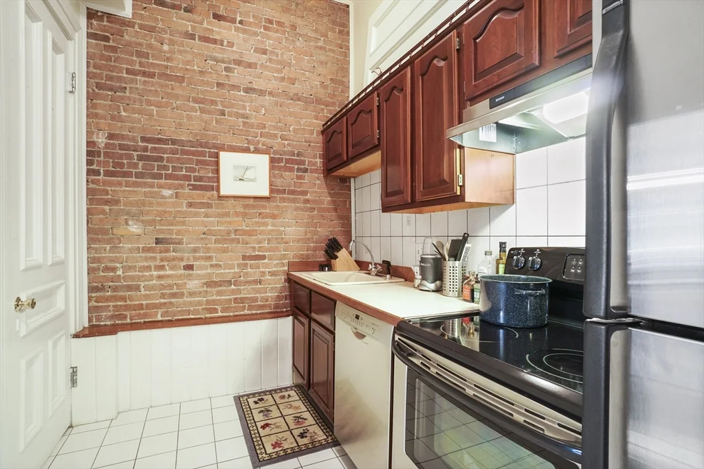 1 bed, 1 bath apartment for rent at 319 Commonwealth Ave Unit 21, Back Bay — photo 10 of 12