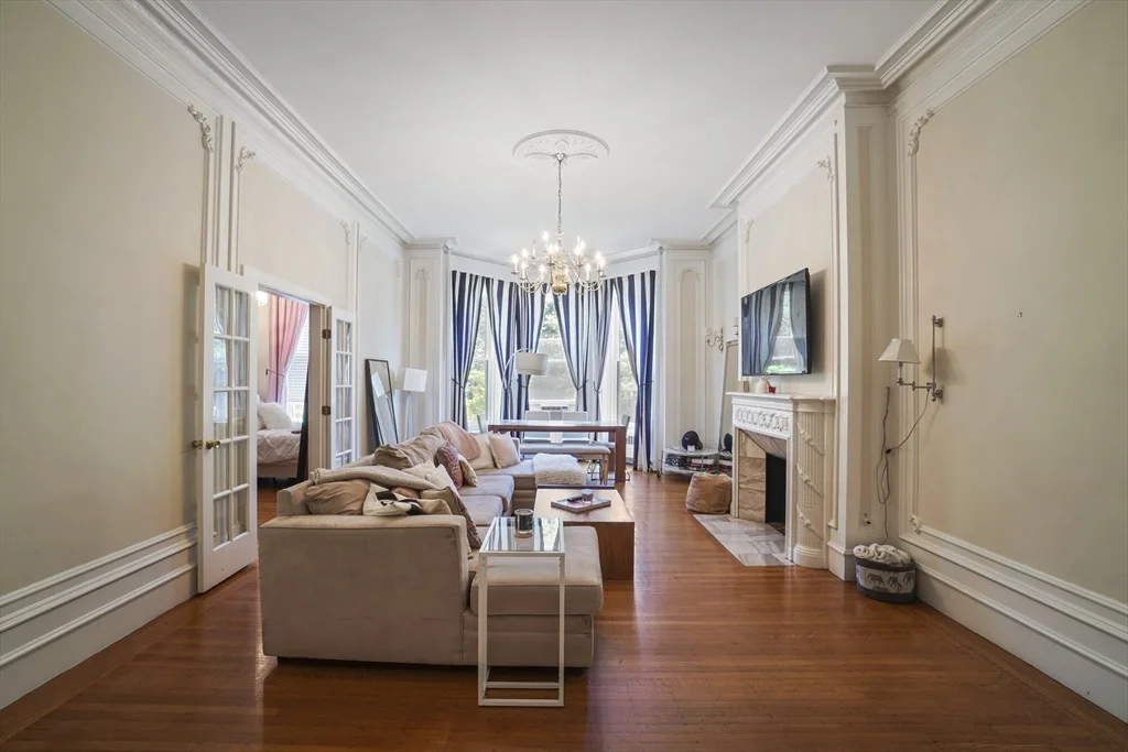 1 bed, 1 bath apartment for rent at 319 Commonwealth Ave Unit 21, Back Bay — photo 3 of 12
