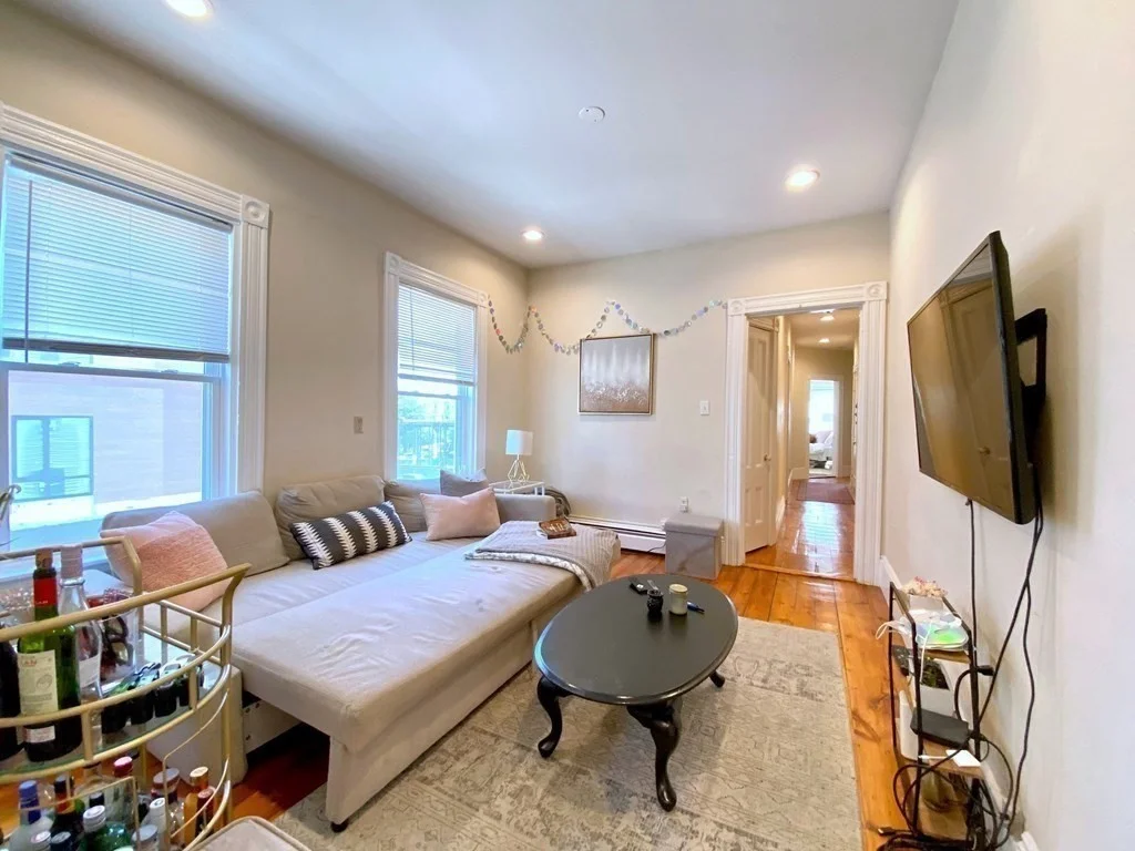 3 split bed, 1.5 bath apartment for rent at 319 Dorchester St Unit 2, South Boston — photo 5 of 13