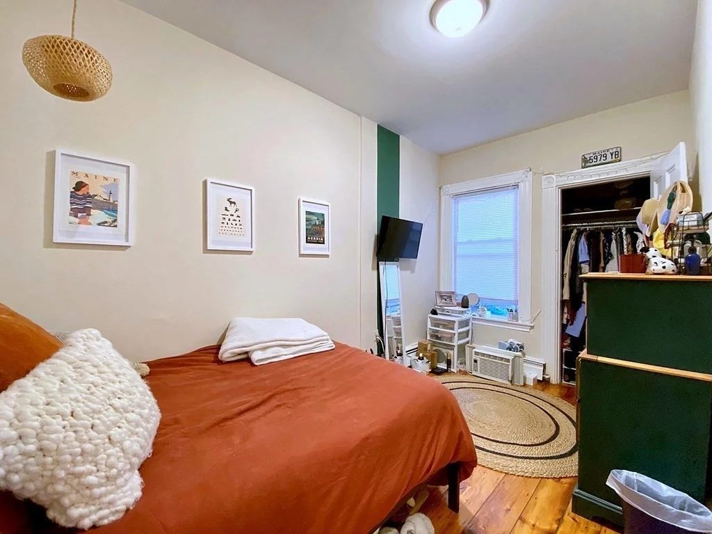 3 split bed, 1.5 bath apartment for rent at 319 Dorchester St Unit 2, South Boston — photo 7 of 13