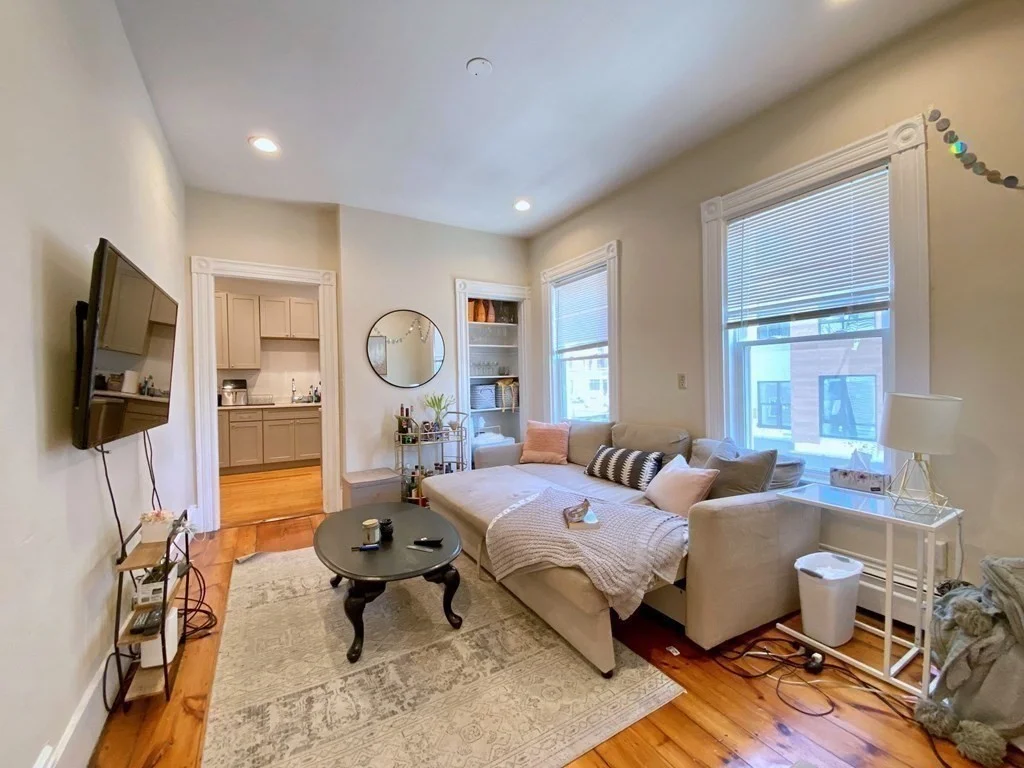 3 split bed, 1.5 bath apartment for rent at 319 Dorchester St Unit 2, South Boston — photo 4 of 13