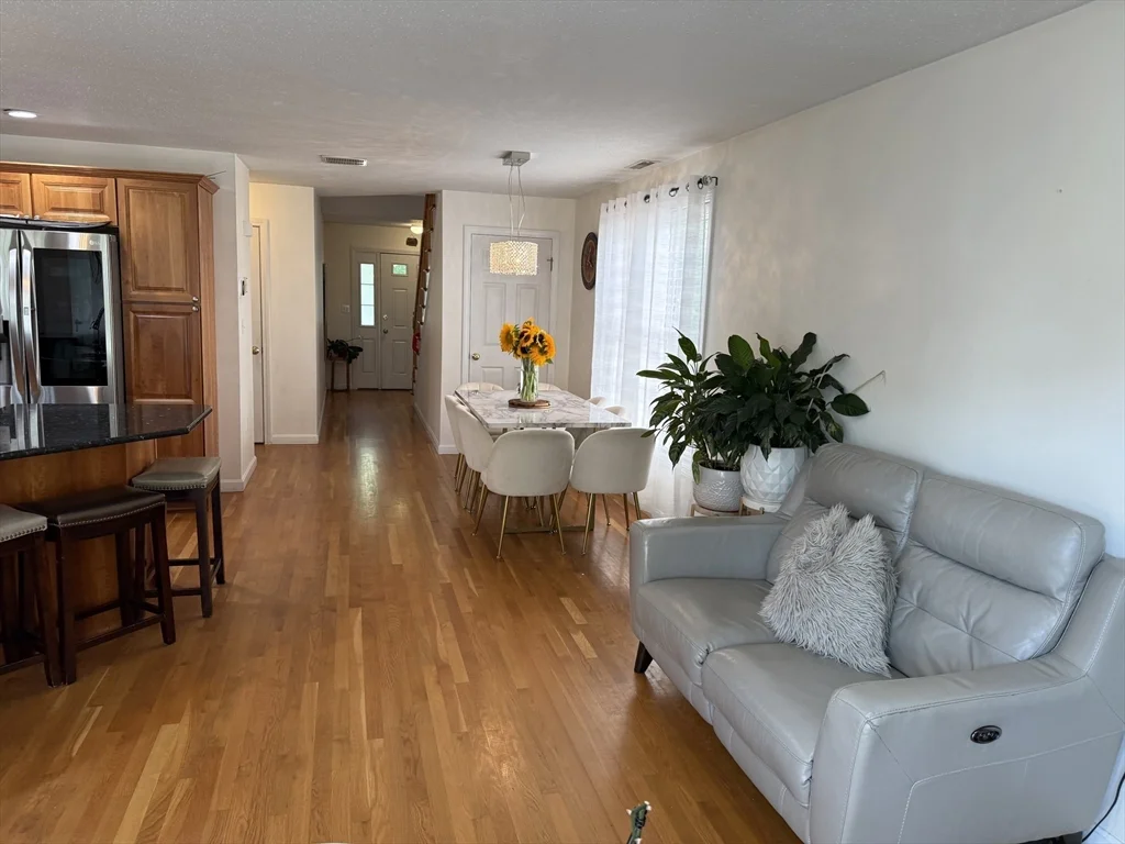 3 bed, 2 bath apartment for rent at 319 Farrwood Dr Unit 319, Haverhill — photo 4 of 12