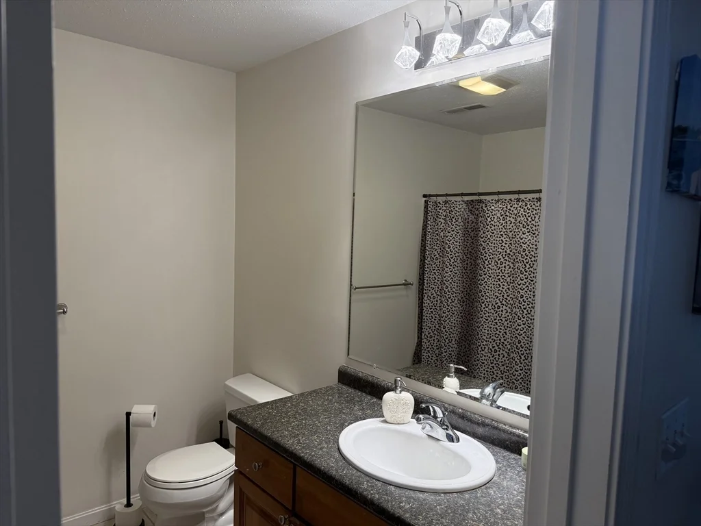3 bed, 2 bath apartment for rent at 319 Farrwood Dr Unit 319, Haverhill — photo 8 of 12