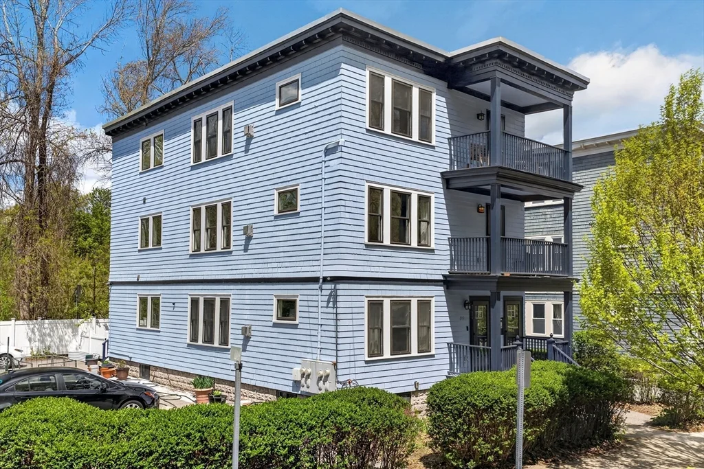 2 bed, 2 bath apartment for rent at 319 Forest Hills St Unit 2, Jamaica Plain — photo 25 of 34