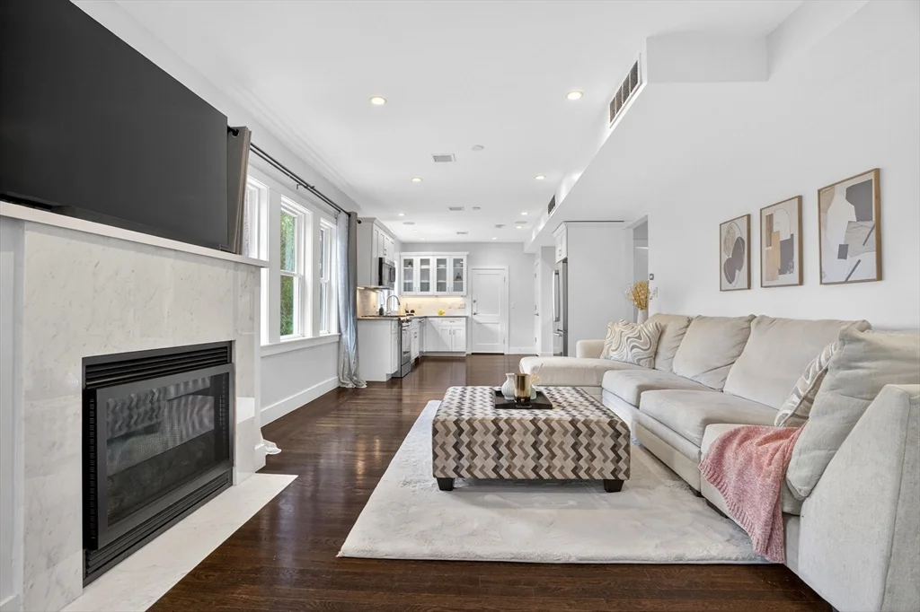 2 bed, 2 bath apartment for rent at 319 Forest Hills St Unit 2, Jamaica Plain — photo 9 of 34