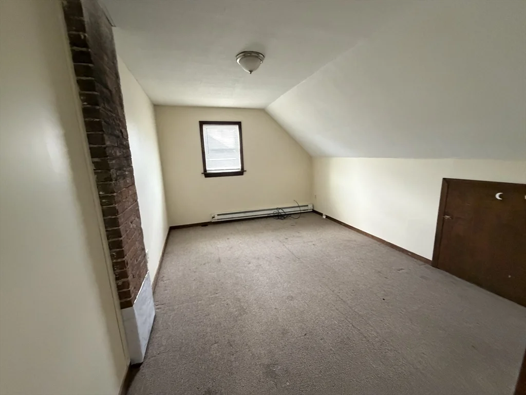 3 bed, 1 bath apartment for rent at 319 Main St Unit 2, Springfield — photo 6 of 8