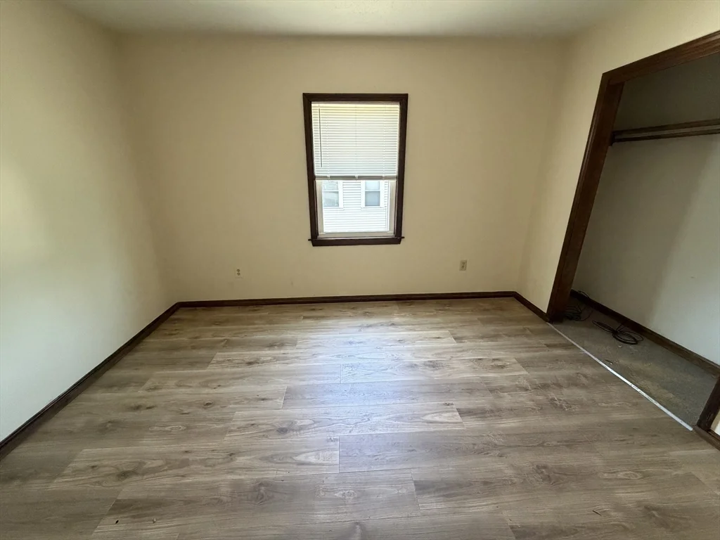 3 bed, 1 bath apartment for rent at 319 Main St Unit 2, Springfield — photo 4 of 8