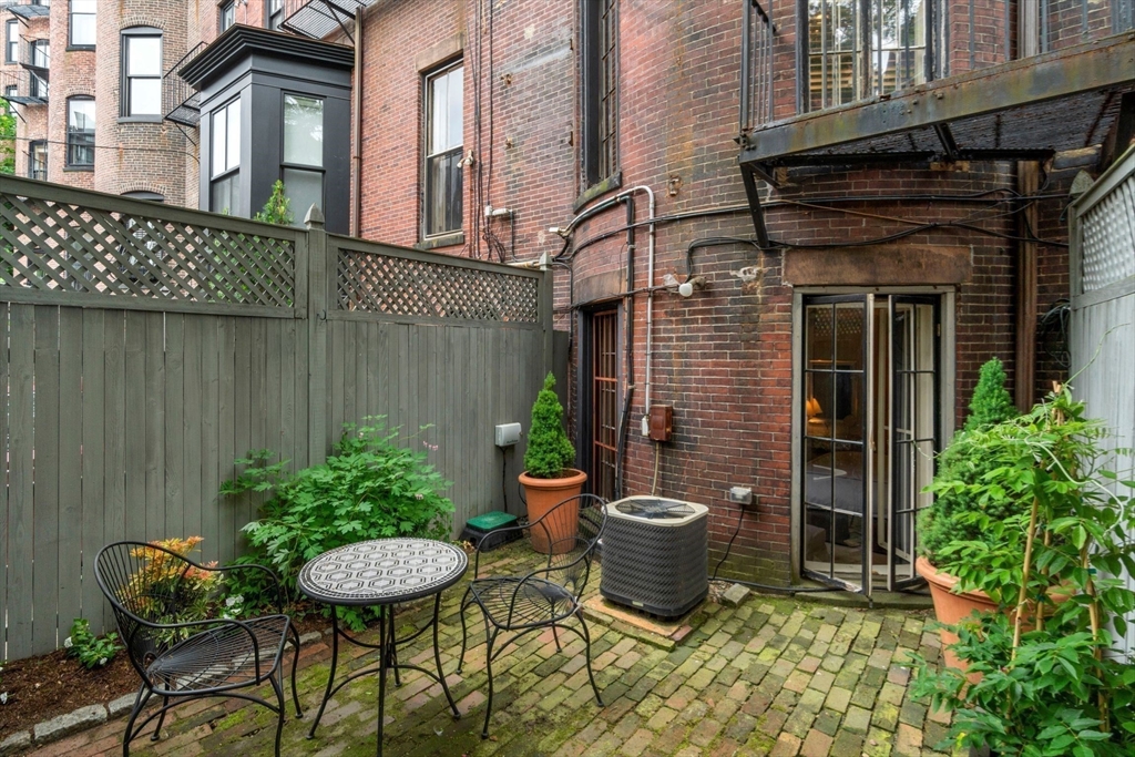 3 bed, 3 bath apartment for rent at 319 Marlborough St Unit 1, Back Bay — photo 28 of 32