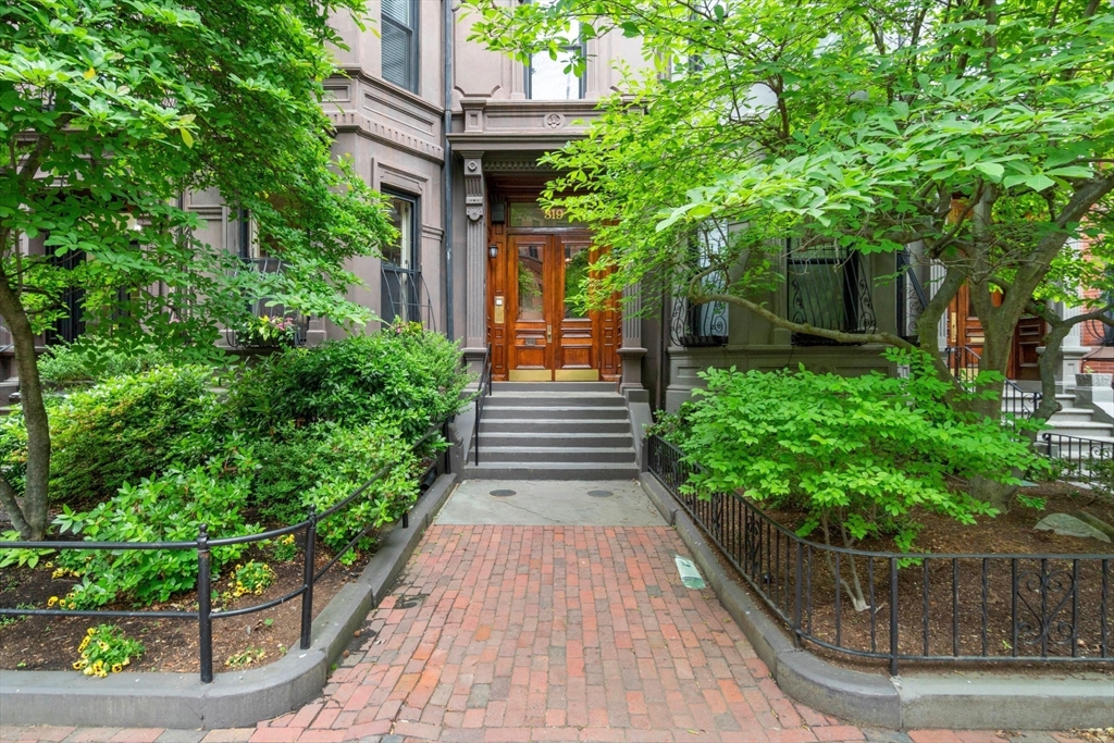 3 bed, 3 bath apartment for rent at 319 Marlborough St Unit 1, Back Bay — photo 29 of 32