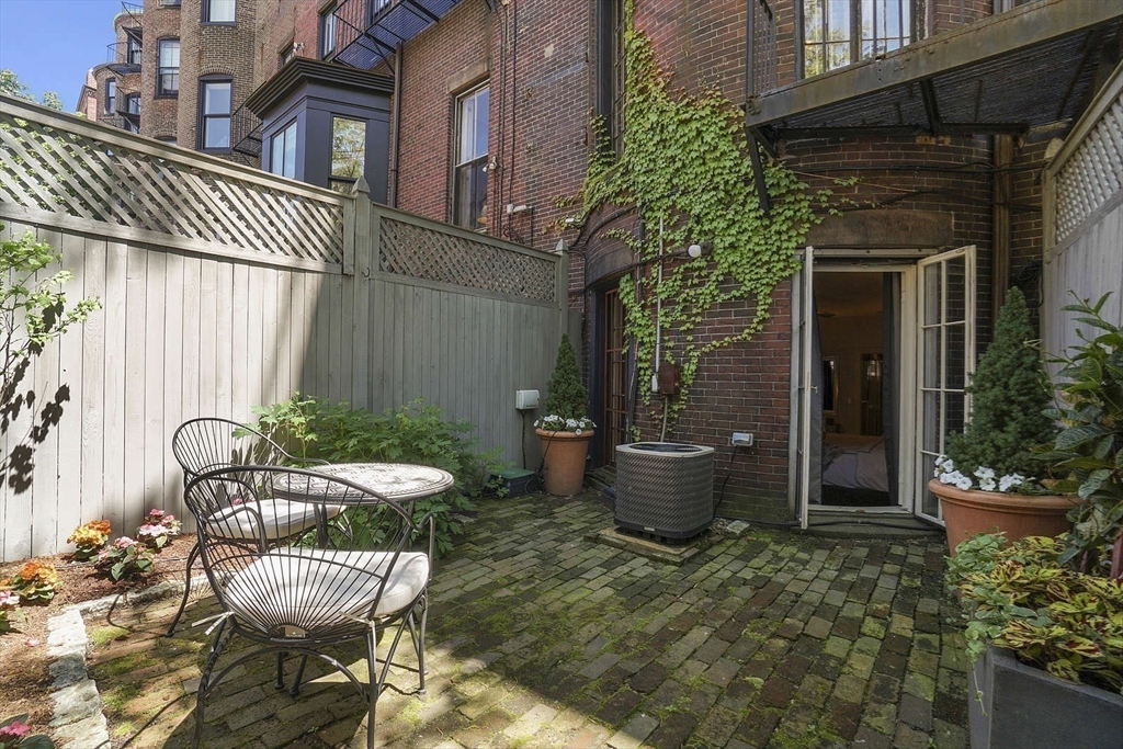 3 bed, 3 bath apartment for rent at 319 Marlborough St Unit 1, Back Bay — photo 27 of 32