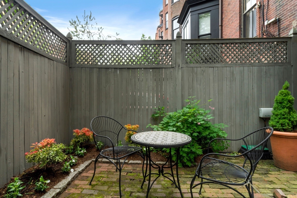 3 bed, 3 bath apartment for rent at 319 Marlborough St Unit 1, Back Bay — photo 25 of 32