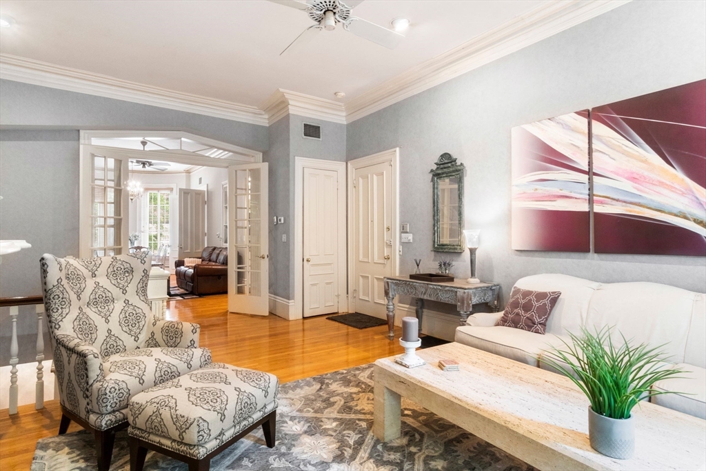 3 bed, 3 bath apartment for rent at 319 Marlborough St Unit 1, Back Bay — photo 3 of 32