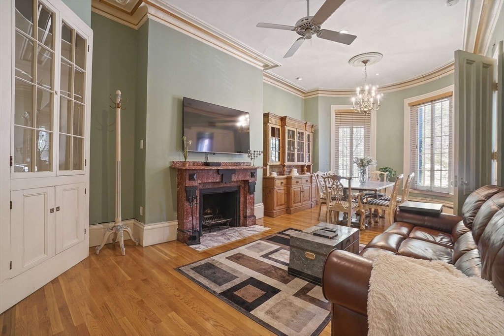 3 bed, 3 bath apartment for rent at 319 Marlborough St Unit 1, Back Bay — photo 8 of 32