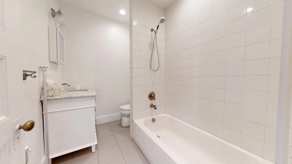 2 bed, 1 bath apartment for rent at 319 School St Unit 2, Watertown — photo 11 of 16