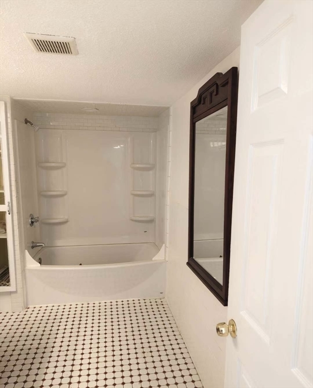 4 bed, 2 bath apartment for rent at 319 Washington St Unit 0, The Port — photo 13 of 19