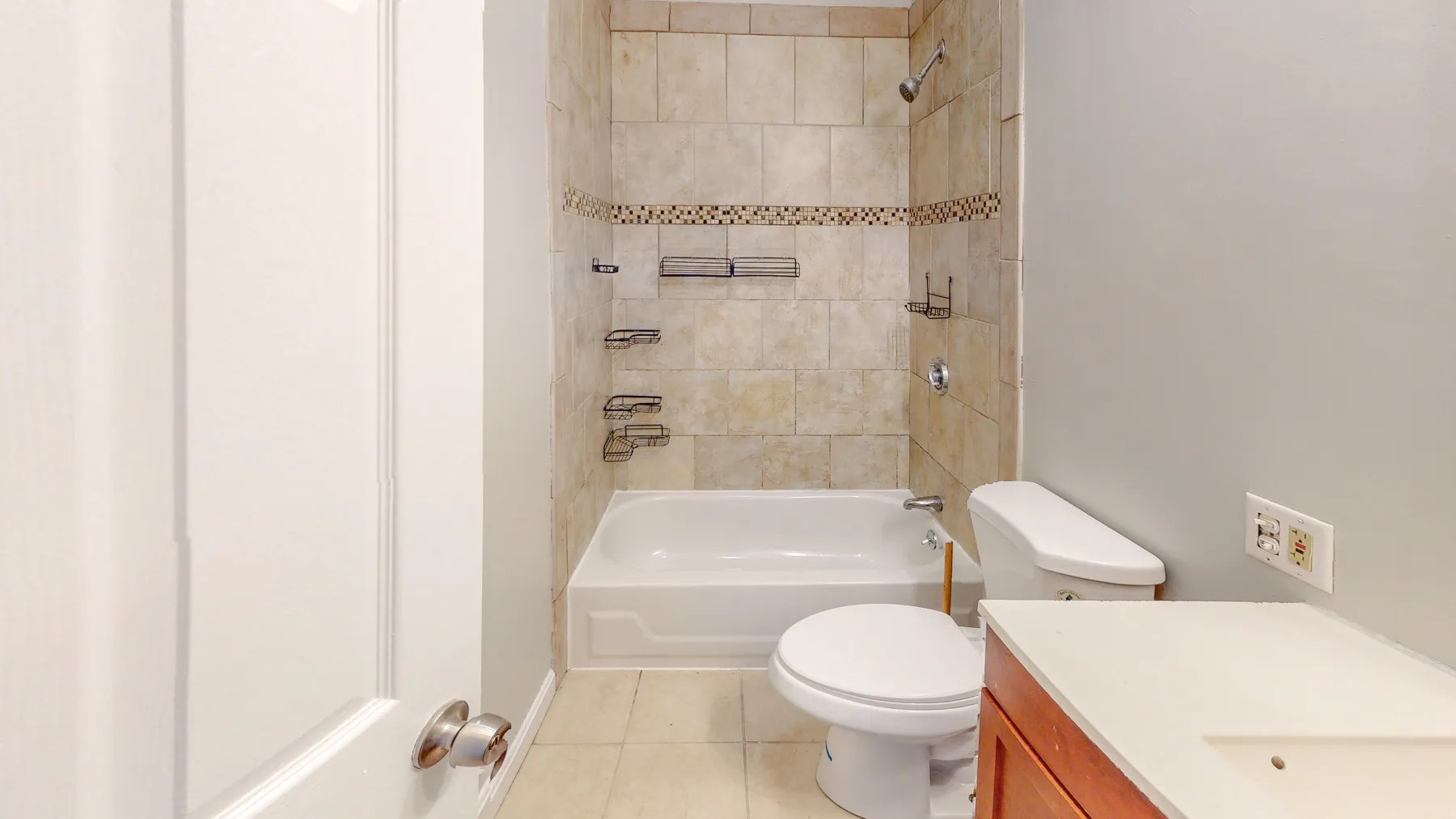 4 bed, 2 bath apartment for rent at 319 West Fourth St Unit 1, South Boston — photo 16 of 33