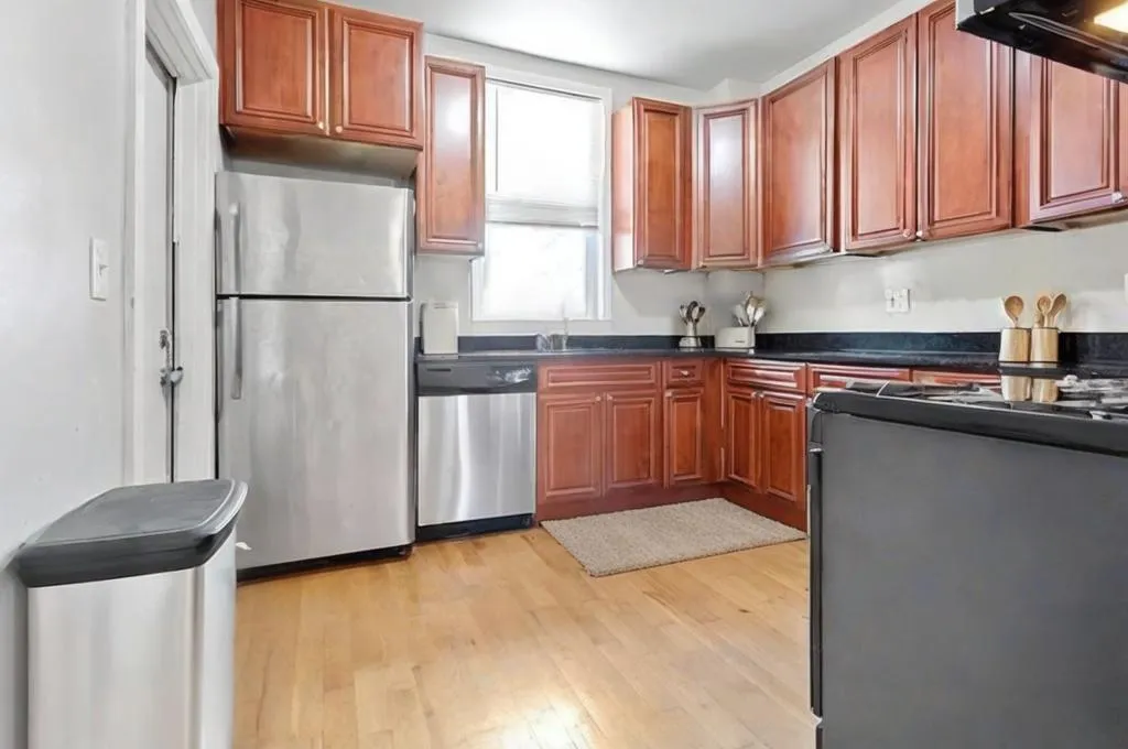 4 bed, 2 bath apartment for rent at 319 West Fourth St Unit 1, South Boston — photo 28 of 33