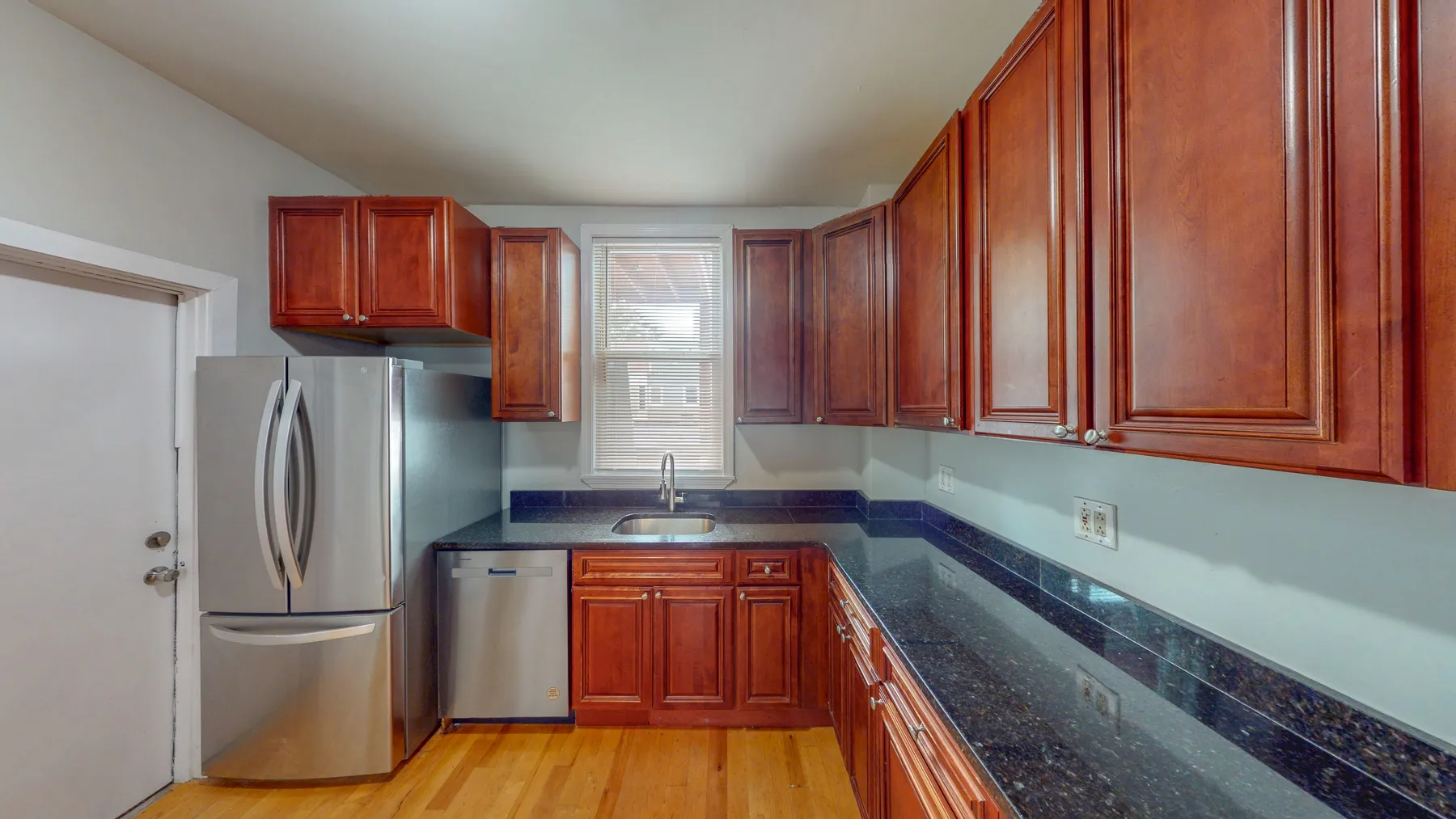 4 bed, 2 bath apartment for rent at 319 West Fourth St Unit 1, South Boston — photo 6 of 33