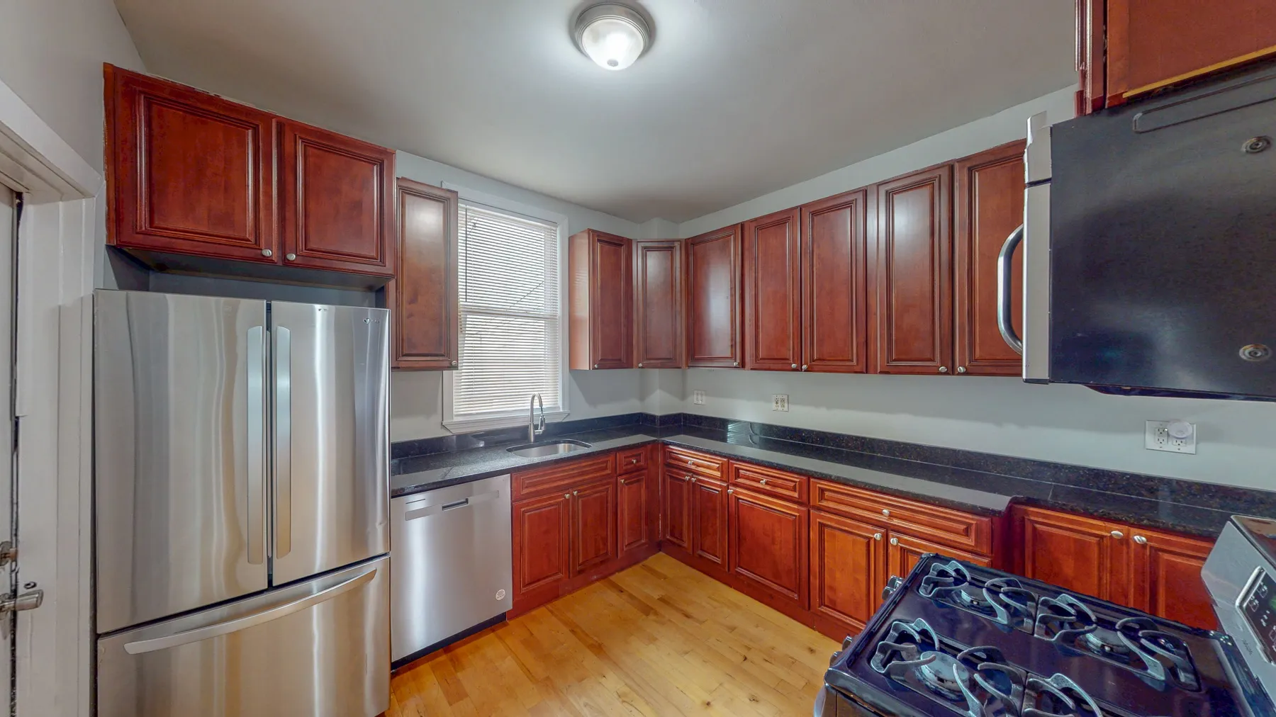 4 bed, 2 bath apartment for rent at 319 West Fourth St Unit 1, South Boston — photo 5 of 33