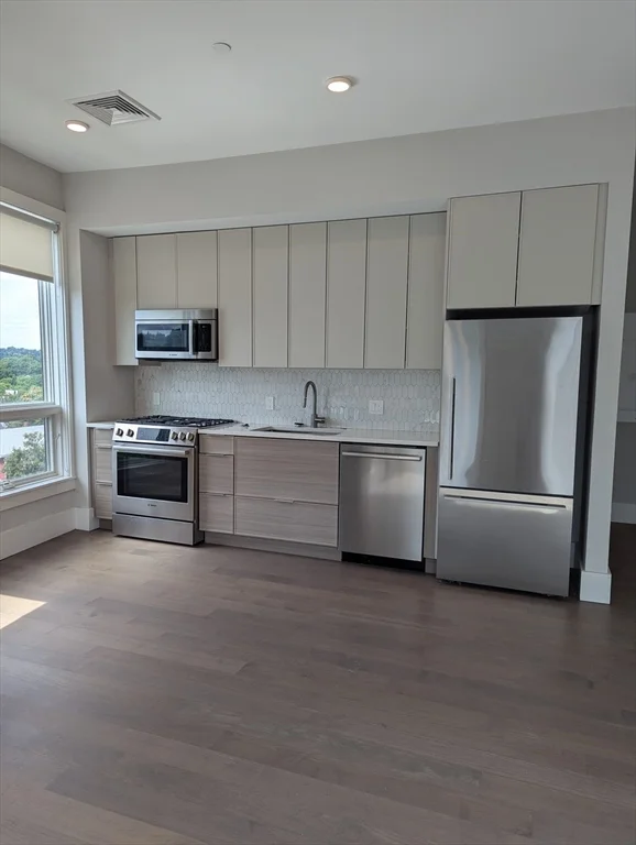 2 bed, 1 bath apartment for rent at 3193 Washington St Unit Ph2, Jamaica Plain — photo 3 of 13