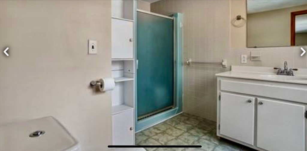 4 bed, 2 bath apartment for rent at 31R Burley St, Wenham Neck — photo 11 of 12