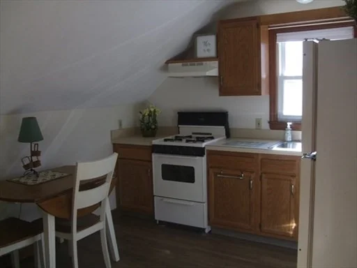 1 bed, 1 bath apartment for rent at 32-34 Moore Ave Unit 2, Franklin — photo 4 of 19