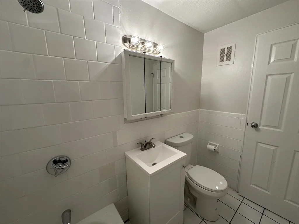 2 bed, 2 bath apartment for rent at 32 Annese Rd Unit 7, Chelsea — photo 14 of 14
