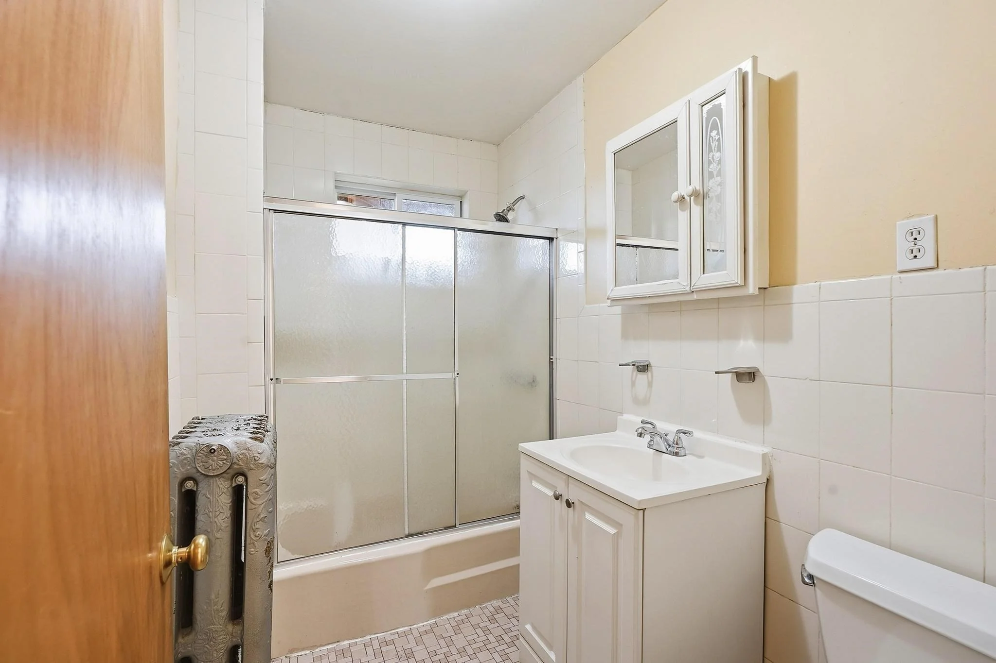 3 bed, 1 bath apartment for rent at 32 Ashley St Unit 3, East Boston — photo 12 of 33
