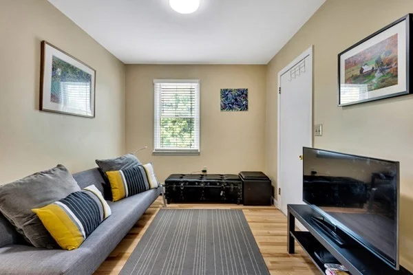 2 bed, 2 bath apartment for rent at 32 Bay St Unit -32, Riverside — photo 11 of 14