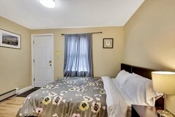 2 bed, 2 bath apartment for rent at 32 Bay St Unit 32, Riverside — photo 6 of 14