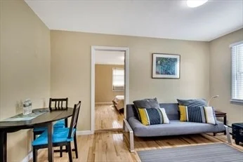 2 bed, 2 bath apartment for rent at 32 Bay St Unit 32, Riverside — photo 10 of 14