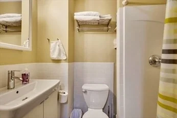 2 bed, 2 bath apartment for rent at 32 Bay St Unit 32, Riverside — photo 8 of 14