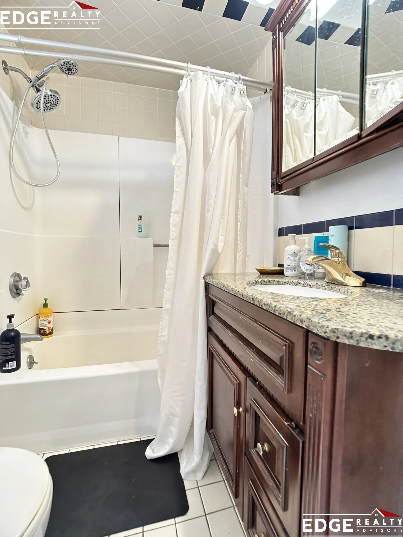 5 bed, 2 bath apartment for rent at 32 Bayard St Unit 1, Allston — photo 9 of 11