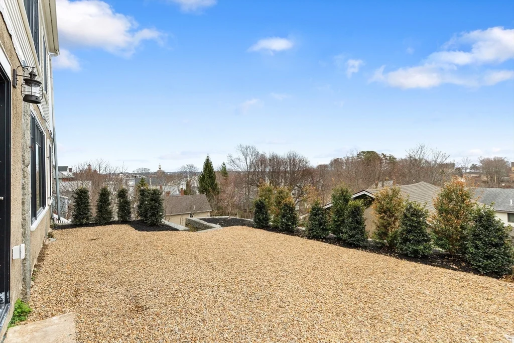 2 bed, 1 bath apartment for rent at 32 Beacon St Unit 4, Gloucester — photo 6 of 30