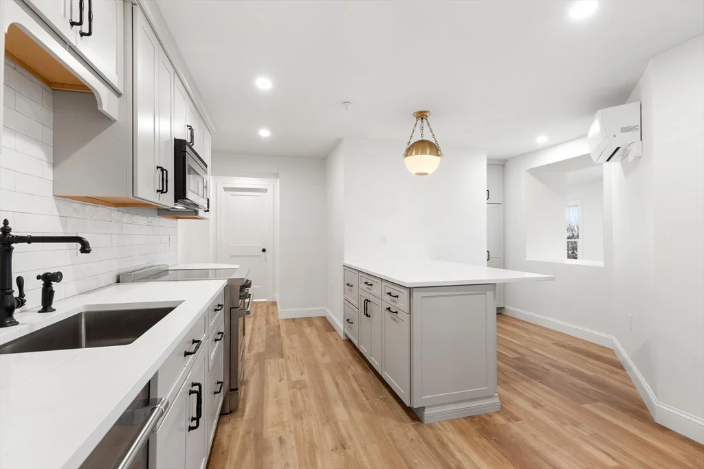 2 bed, 1 bath apartment for rent at 32 Beacon St Unit 4, Gloucester — photo 13 of 30