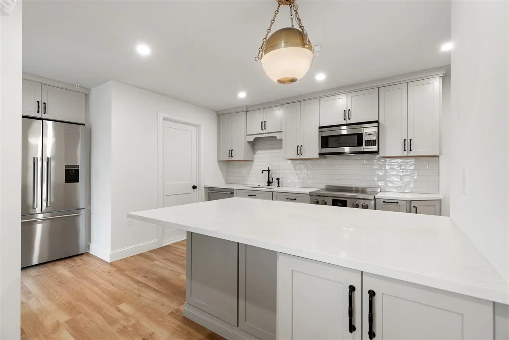 2 bed, 1 bath apartment for rent at 32 Beacon St Unit 4, Gloucester — photo 14 of 30