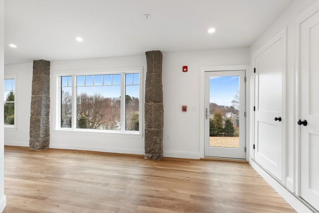2 bed, 1 bath apartment for rent at 32 Beacon St Unit 4, Gloucester — photo 8 of 30