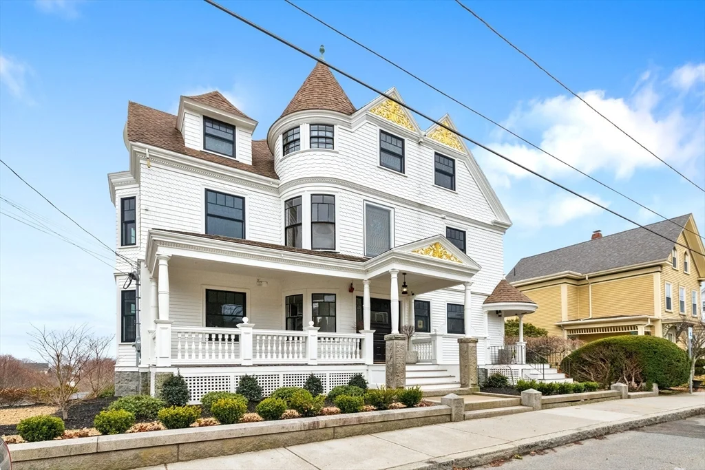 2 bed, 1 bath apartment for rent at 32 Beacon St Unit 4, Gloucester — photo 3 of 30