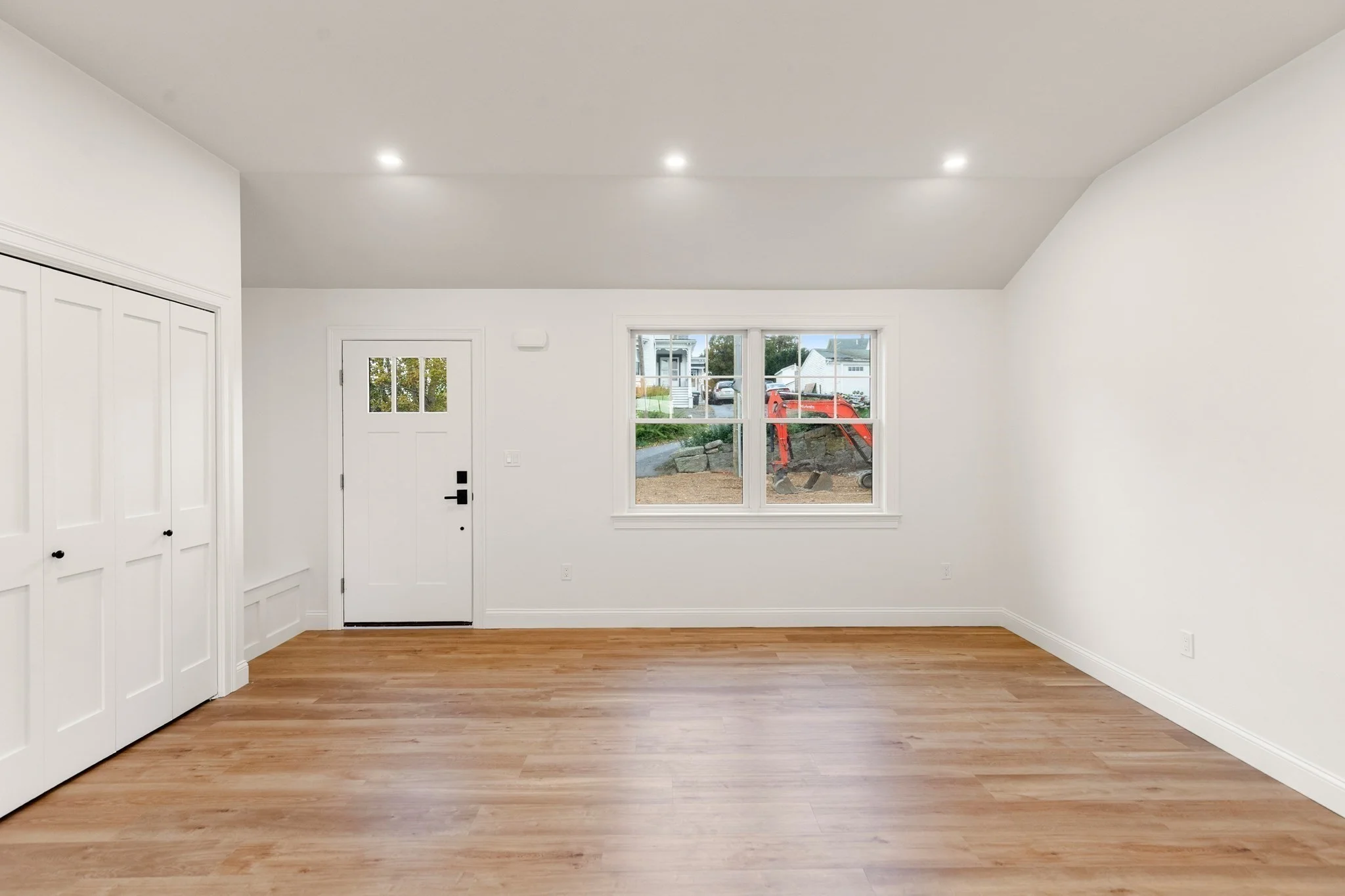 1 bed, 1 bath apartment for rent at 32 Beacon St Unit 5, Gloucester — photo 9 of 33