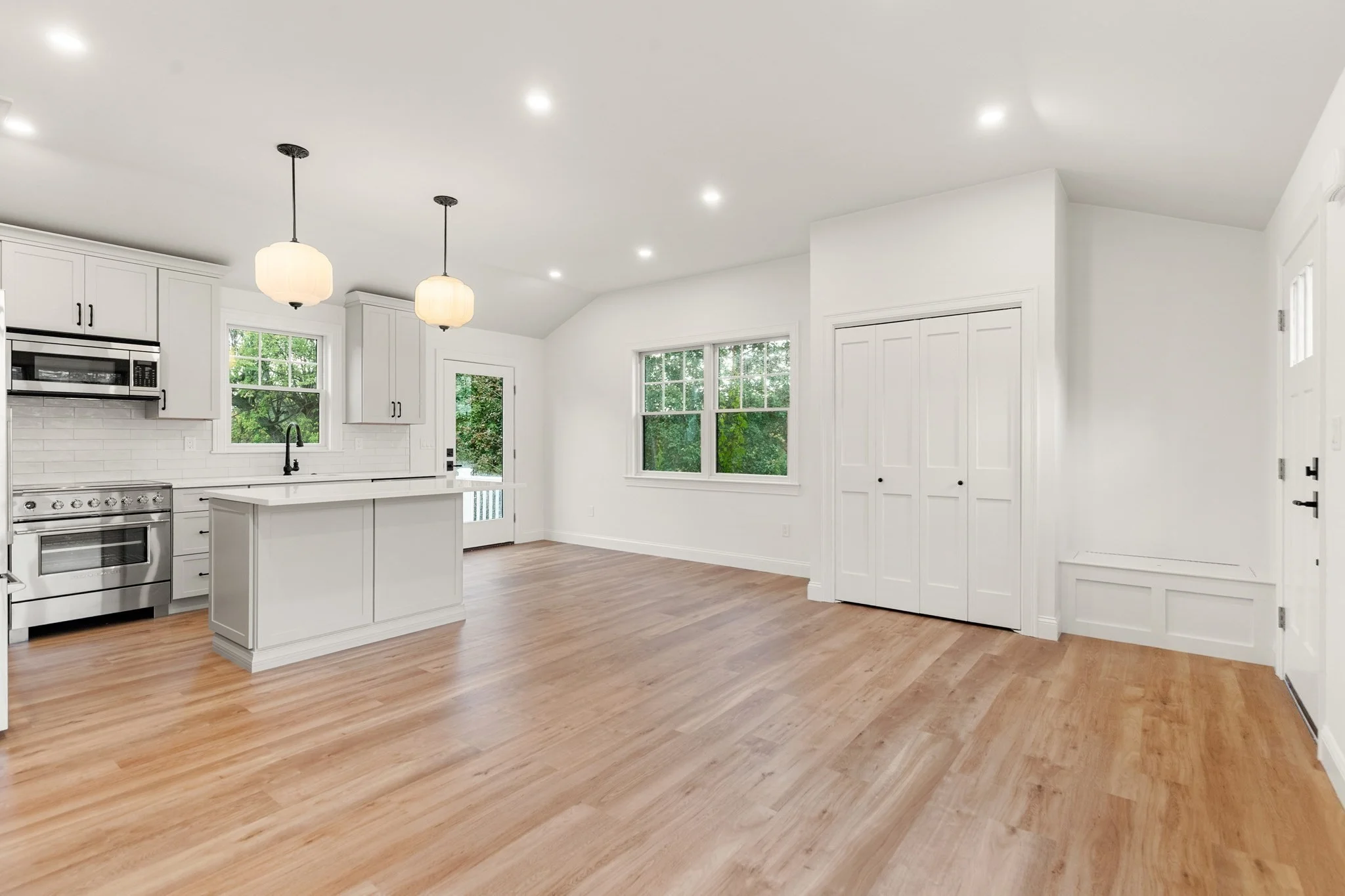1 bed, 1 bath apartment for rent at 32 Beacon St Unit 5, Gloucester — photo 25 of 33