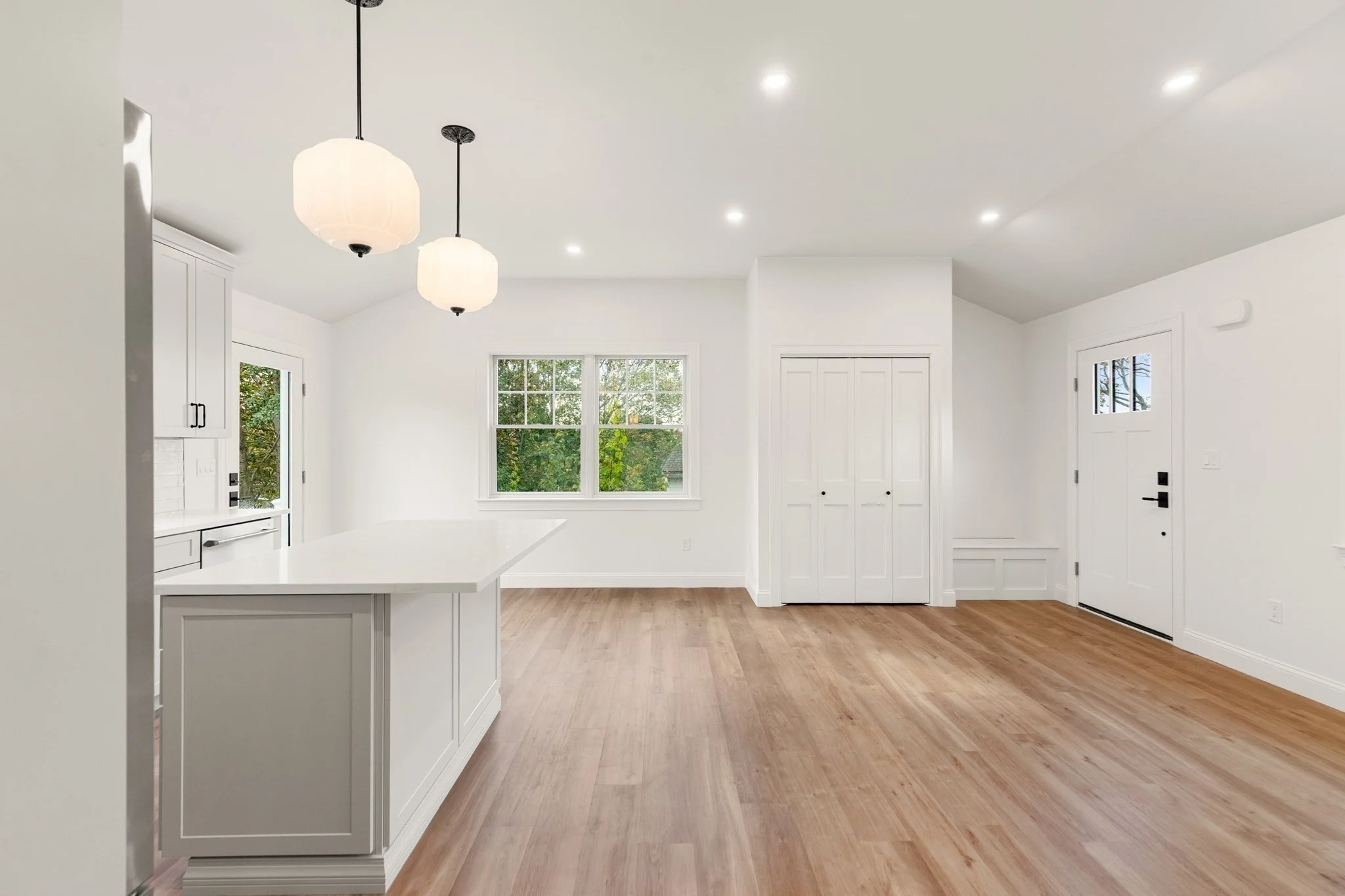 1 bed, 1 bath apartment for rent at 32 Beacon St Unit 5, Gloucester — photo 14 of 33
