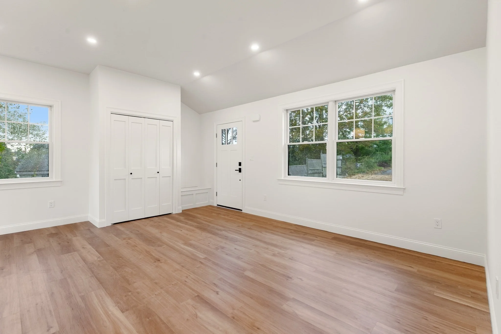 1 bed, 1 bath apartment for rent at 32 Beacon St Unit 5, Gloucester — photo 26 of 33