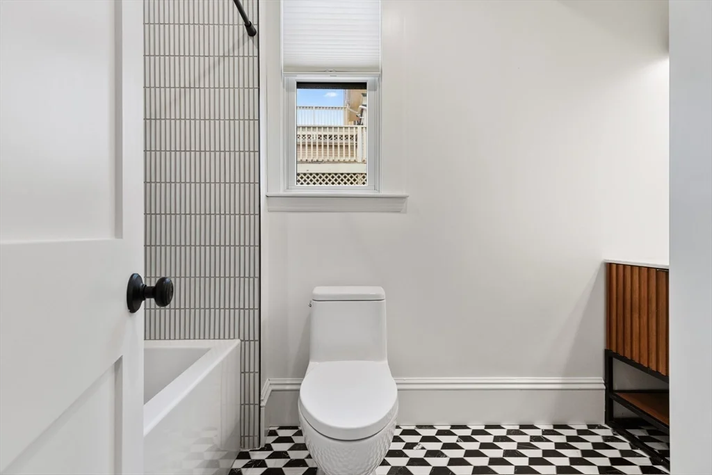 1 bed, 1 bath apartment for rent at 32 Beacon Unit 1B, Gloucester — photo 9 of 11