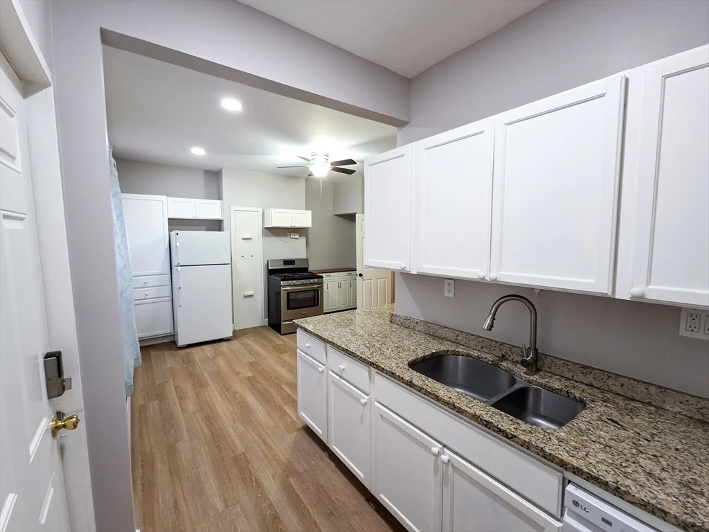 2 bed, 1 bath apartment for rent at 32 Bellevue St Unit A, Lowell — photo 9 of 18