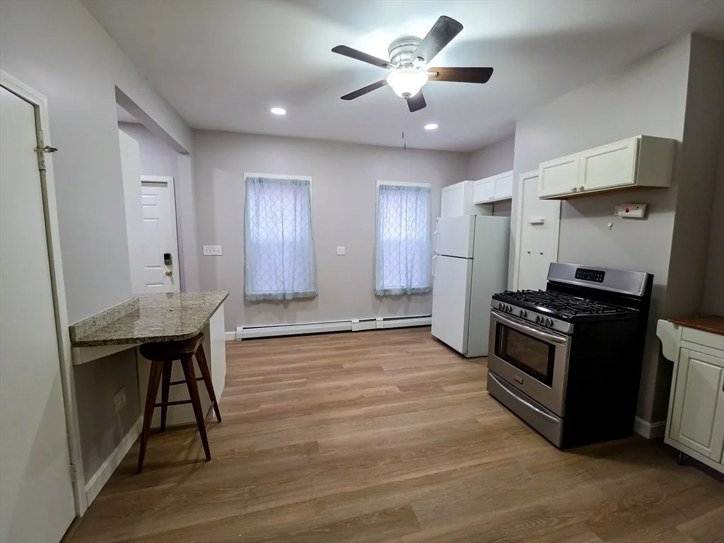 2 bed, 1 bath apartment for rent at 32 Bellevue St Unit A, Lowell — photo 17 of 18