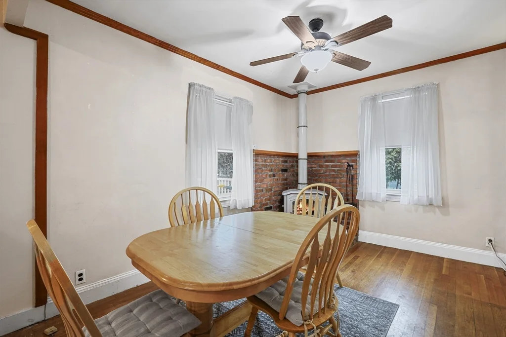 3 bed, 1 bath apartment for rent at 32 Beloit Rd, The Manor — photo 9 of 24