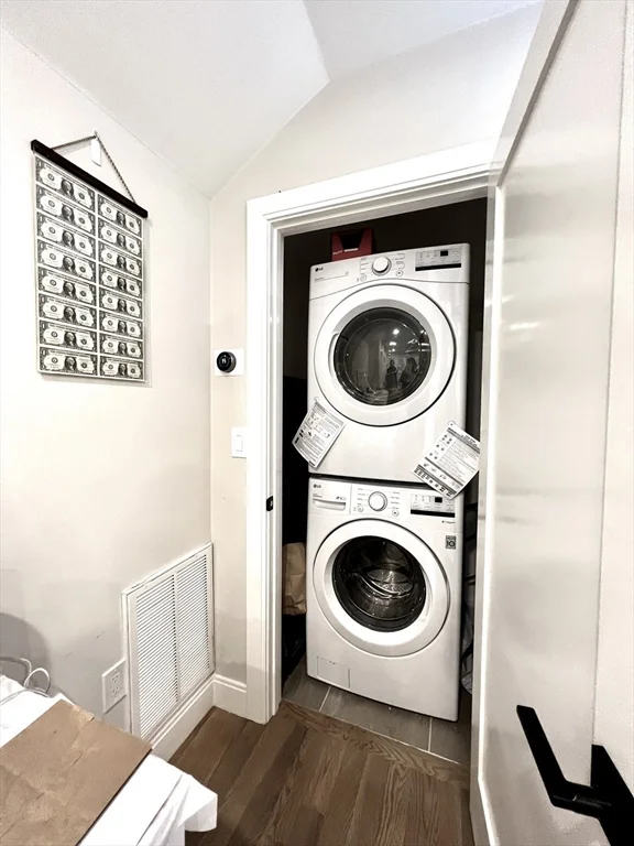 2 bed, 1 bath apartment for rent at 32 Blaine St Unit 3, Allston — photo 3 of 6