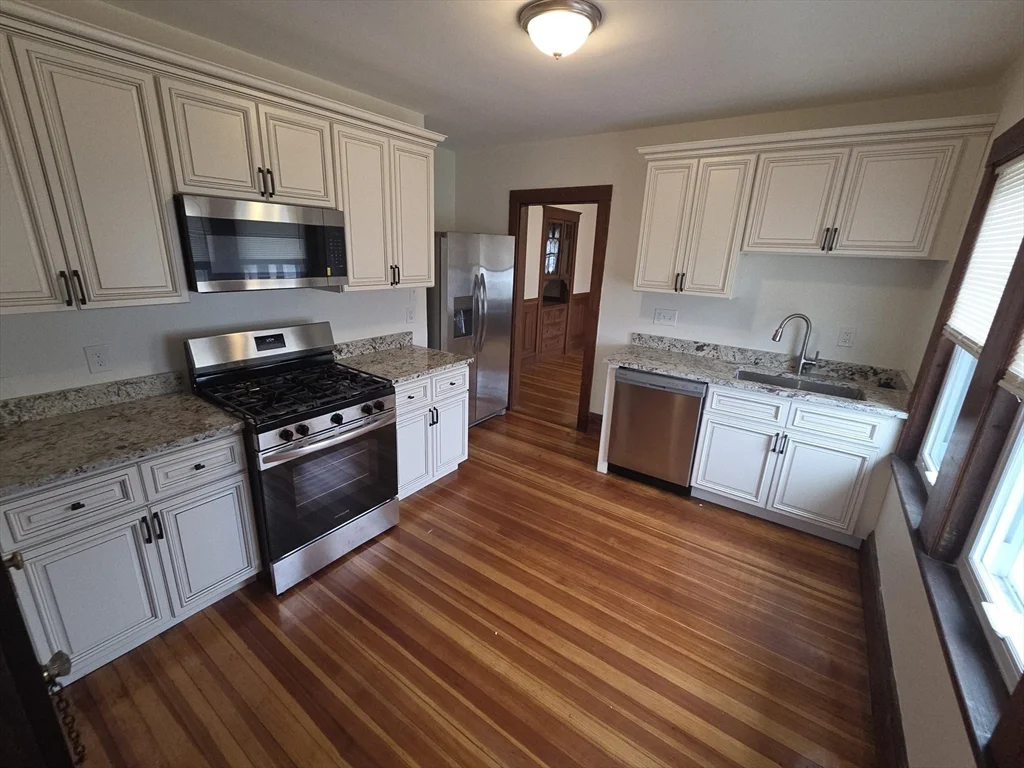 3 bed, 1 bath apartment for rent at 32 Boutwell Unit 2, Dorchester — photo 3 of 18