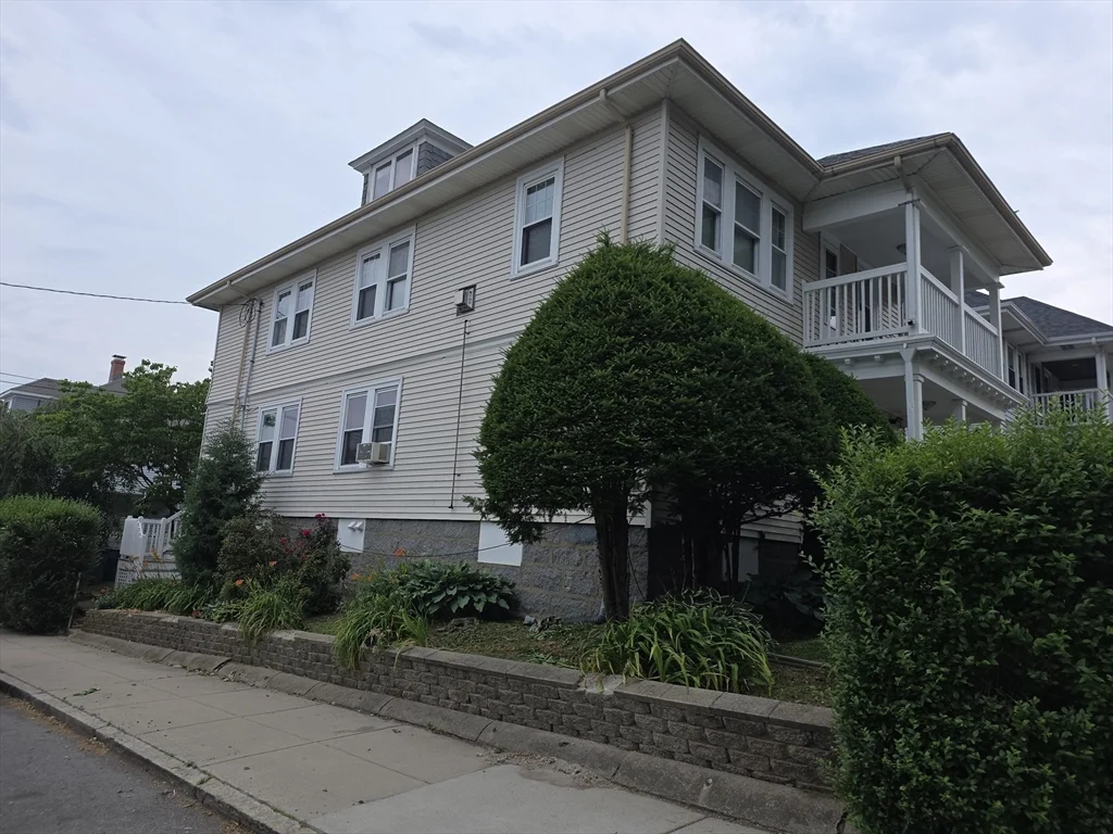 3 bed, 1 bath apartment for rent at 32 Boutwell Unit 2, Dorchester — photo 2 of 18
