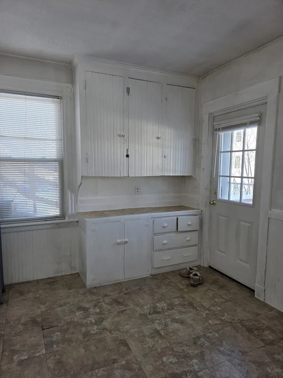 1 bed, 1 bath apartment for rent at 32 Brown Unit 1, Waltham — photo 5 of 7